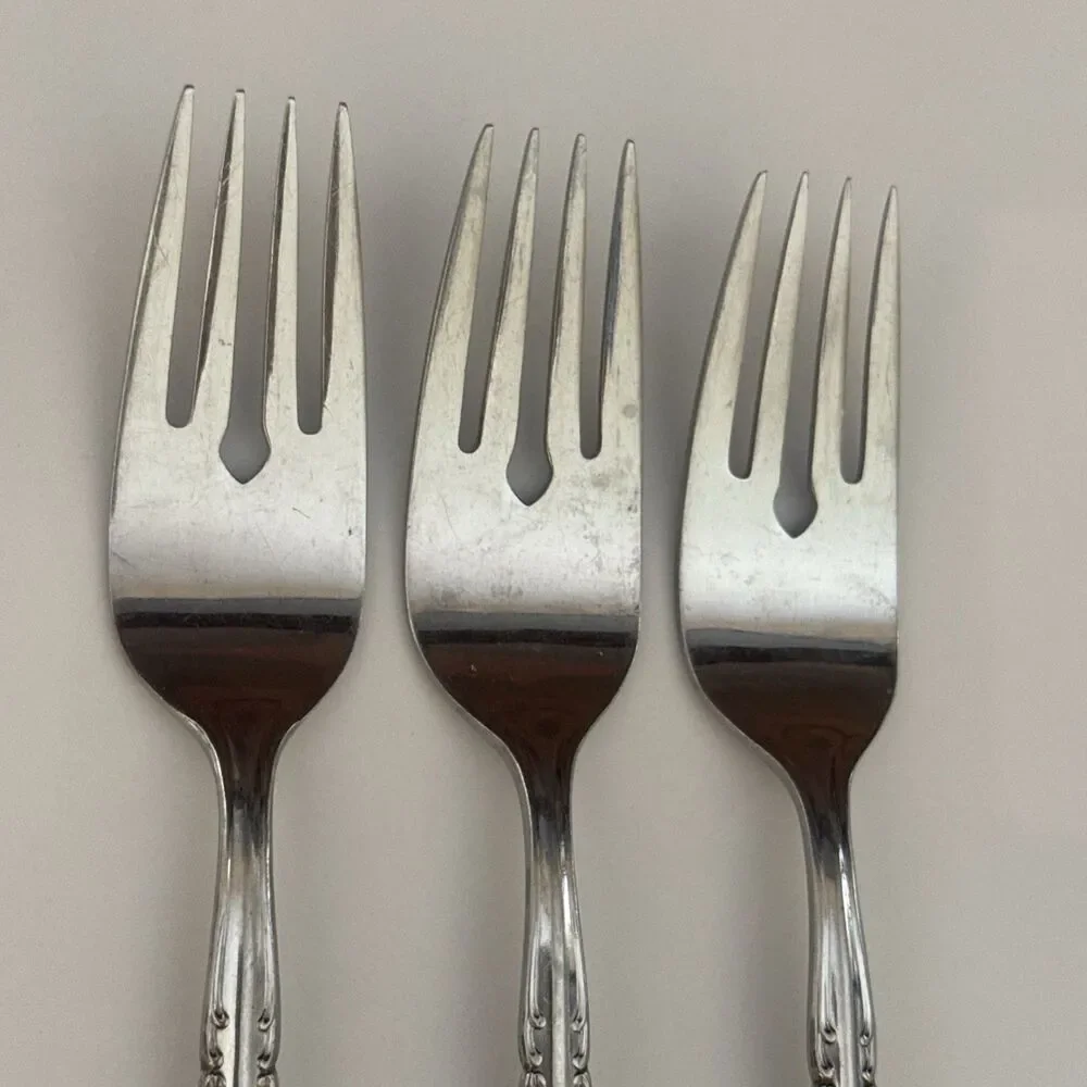 3 INTERNATIONAL SILVER DELUXE GIGI SALAD FORKS STAINLESS FLATWARE RETIRED